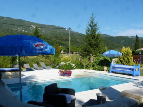 Гостиница Les Bambous B&B  Левенс